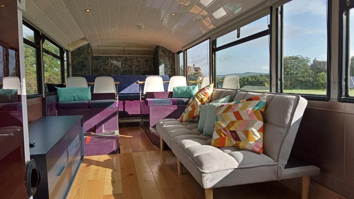 Lovingly converted self catering Double Decker Bus - Housity