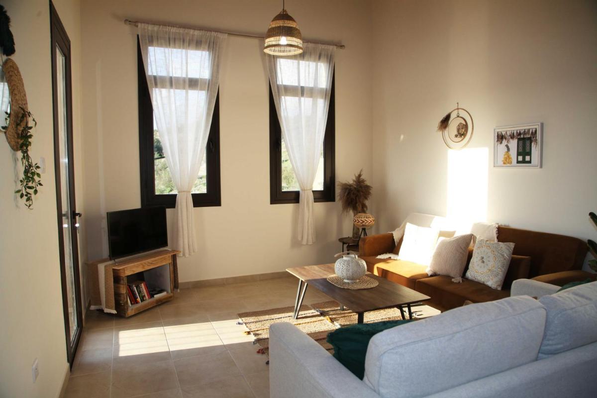Suitetrails - Artista Roustik Apartment