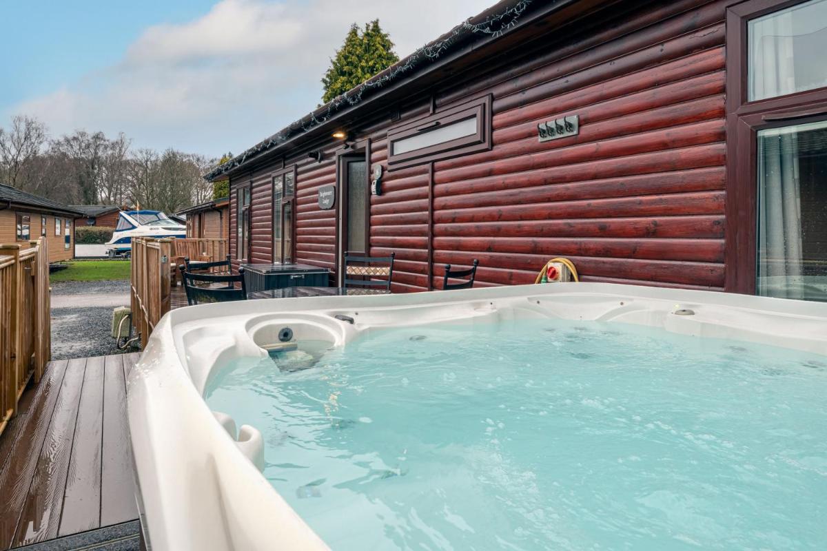 Brightwater Lodge - White Cross Bay - Housity