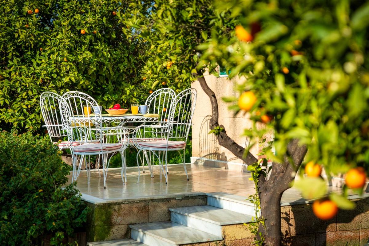 The Tower with the Orange tree garden - Housity