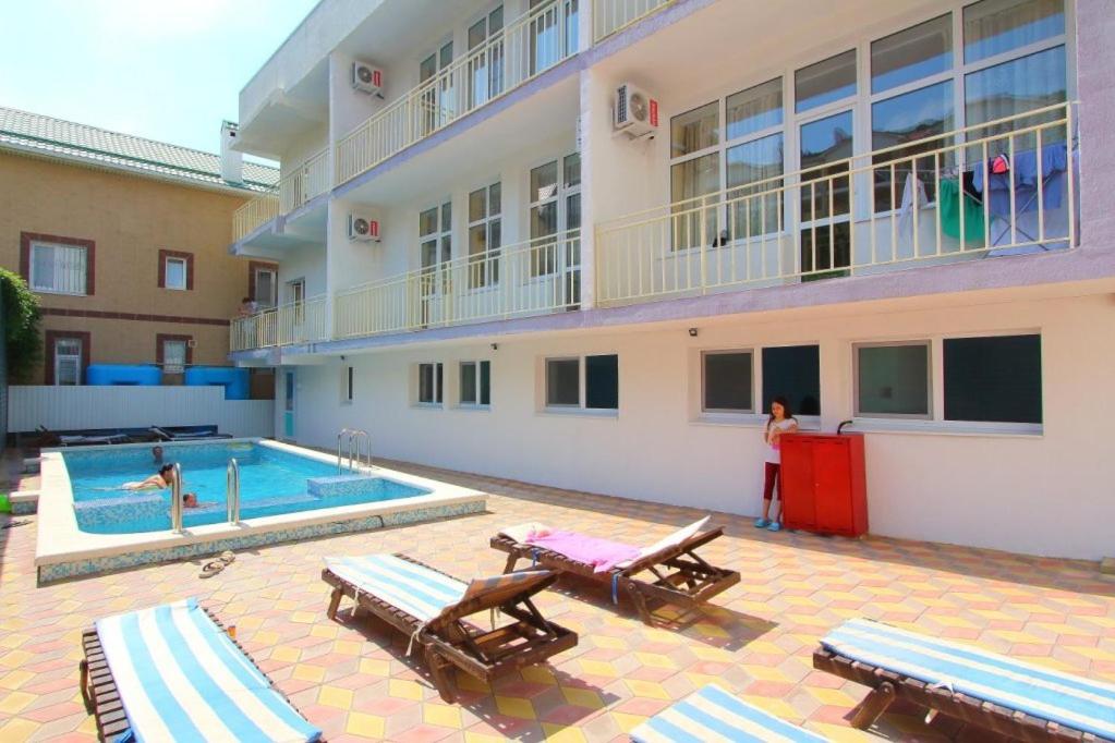 Hotel MERRI-OTT - Housity