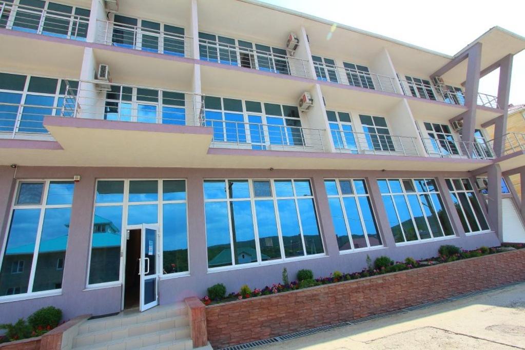Hotel MERRI-OTT - Housity