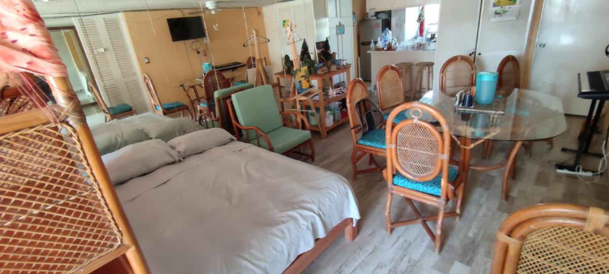 IOW4 LM Yoga Lounge - Housity