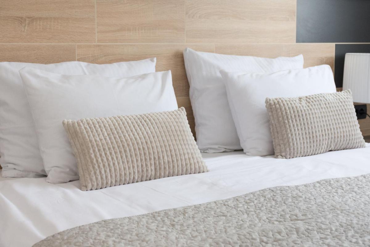 BRAND NEW Apartment 7 - Housity