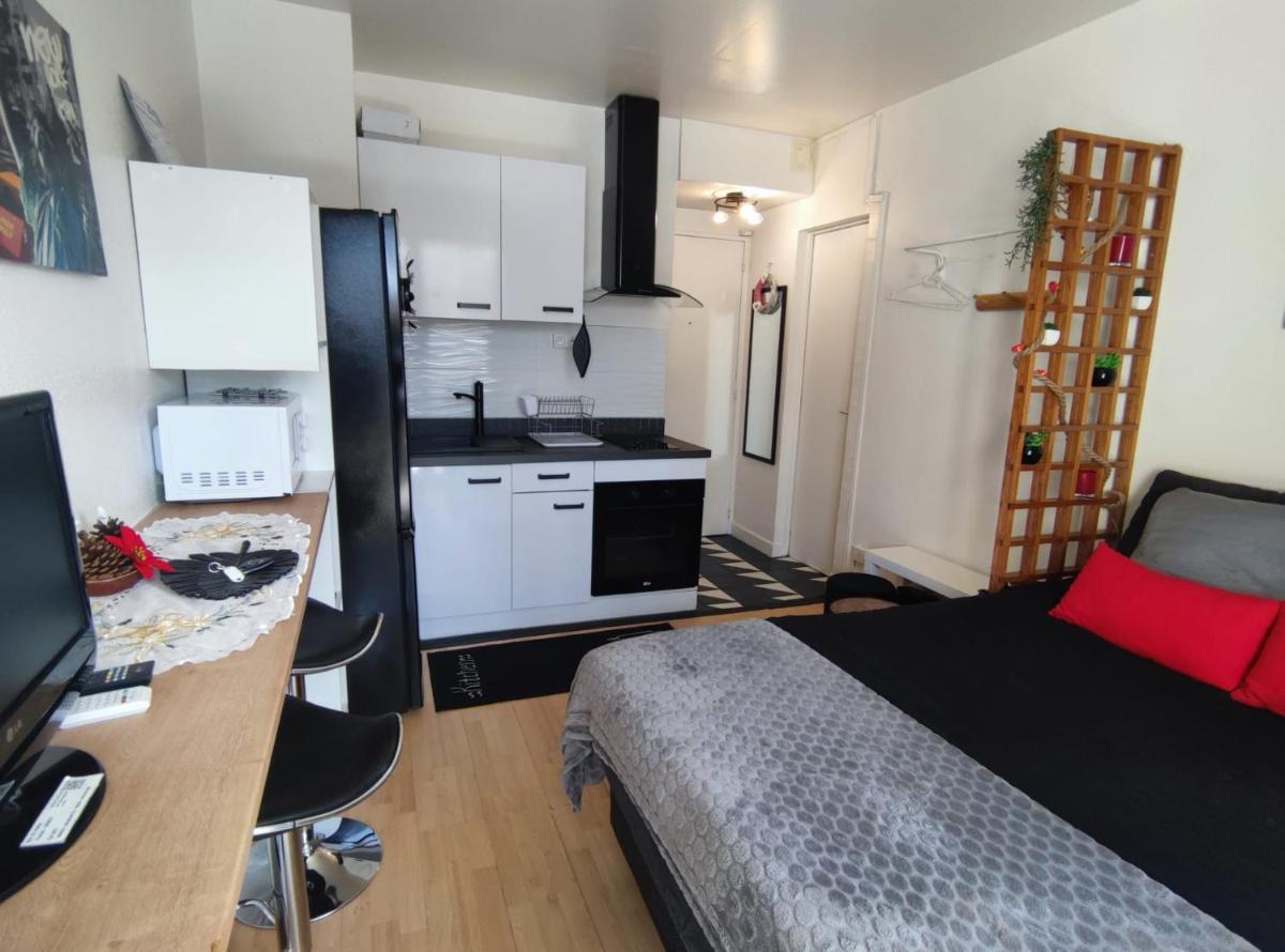 Charmant Studio - Housity