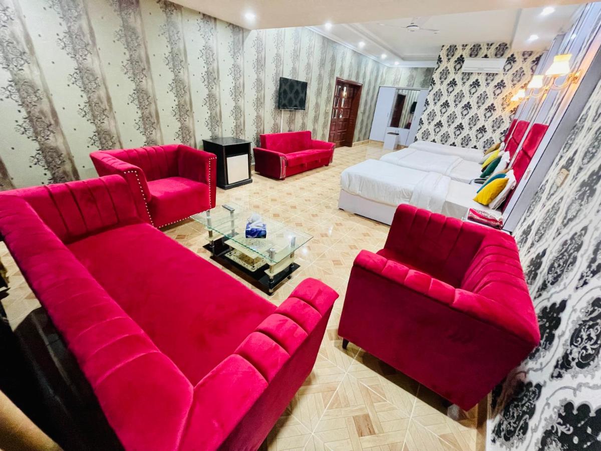 Hotel Serena Palace - Hizvo