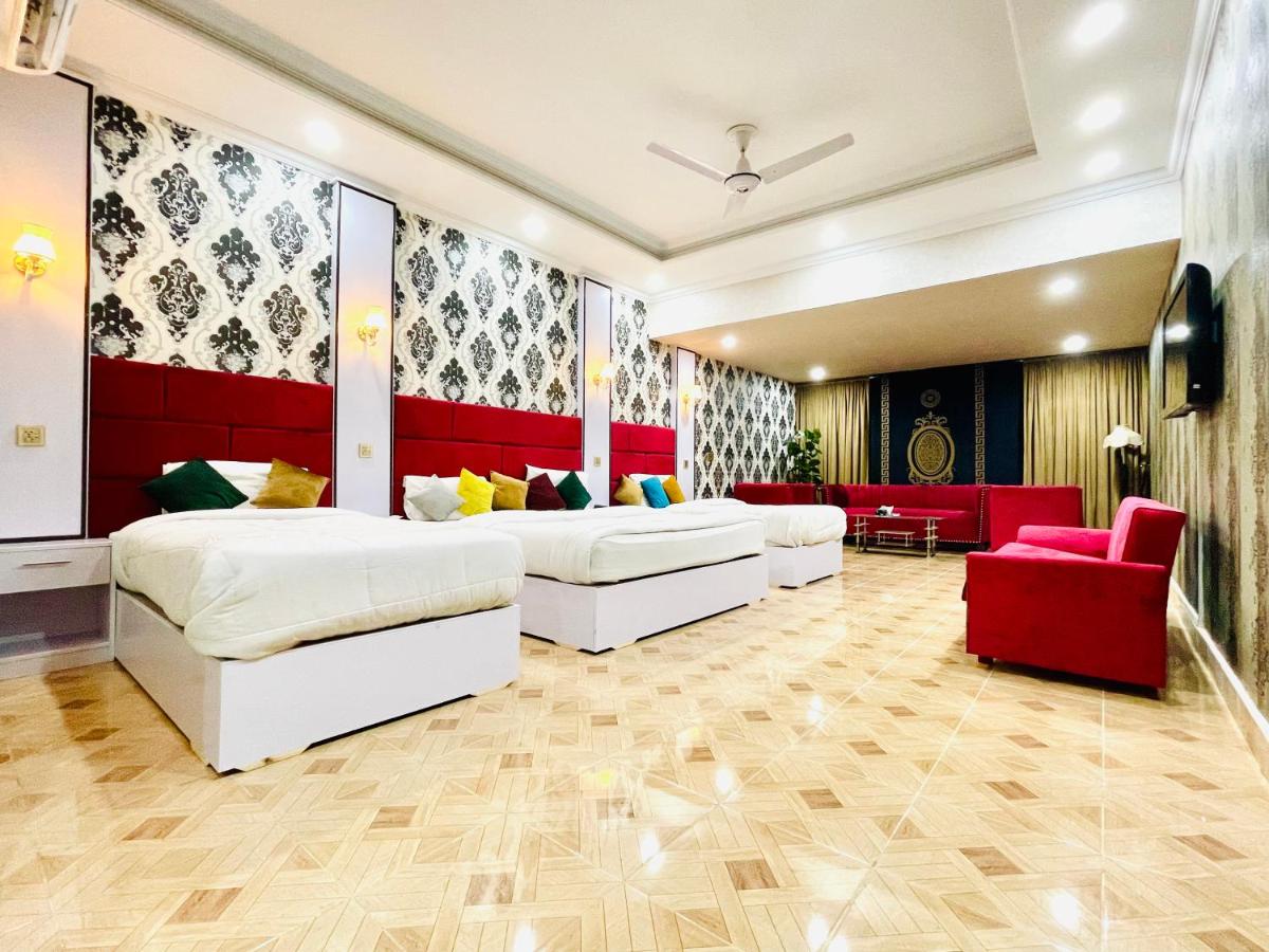 Hotel Serena Palace - Housity