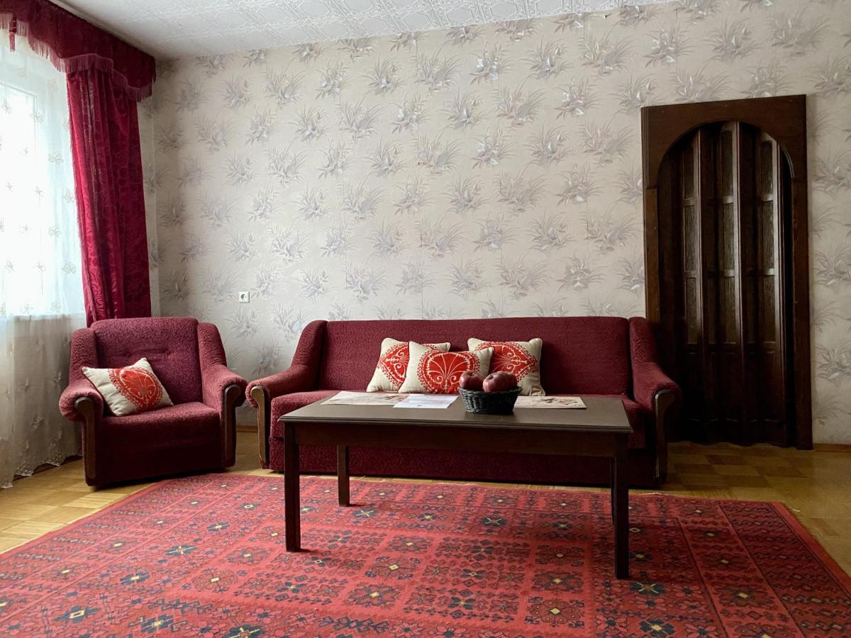 Spacious 3-Room Apartment & Parking - Housity