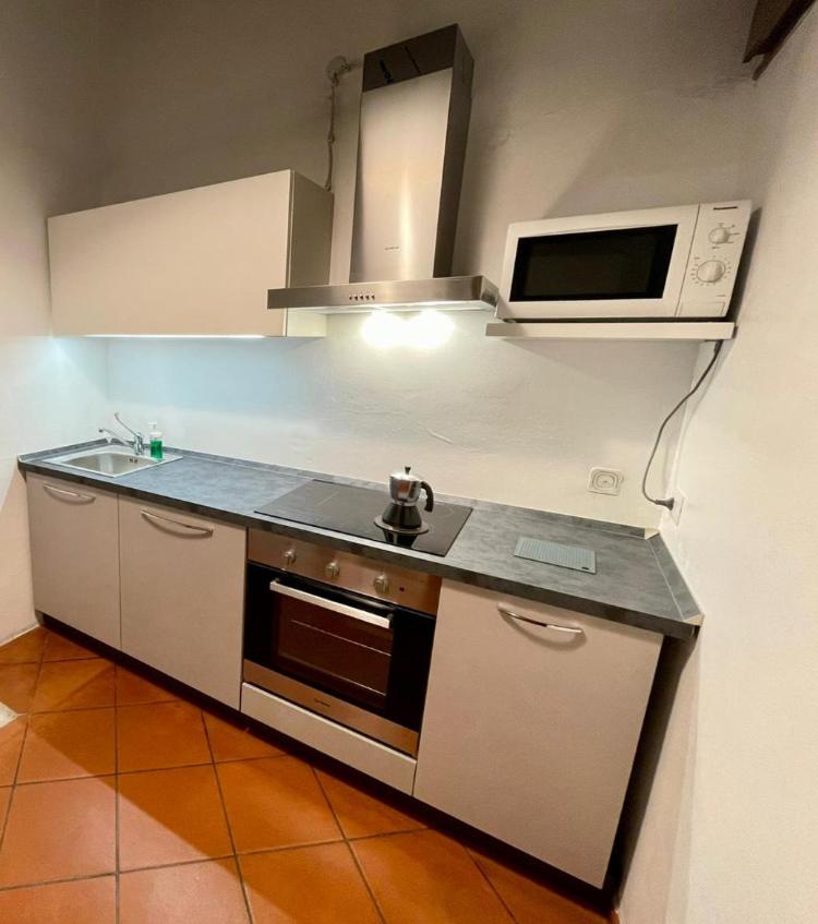 SOTTORIVA 12 City Center Large apartment - Housity