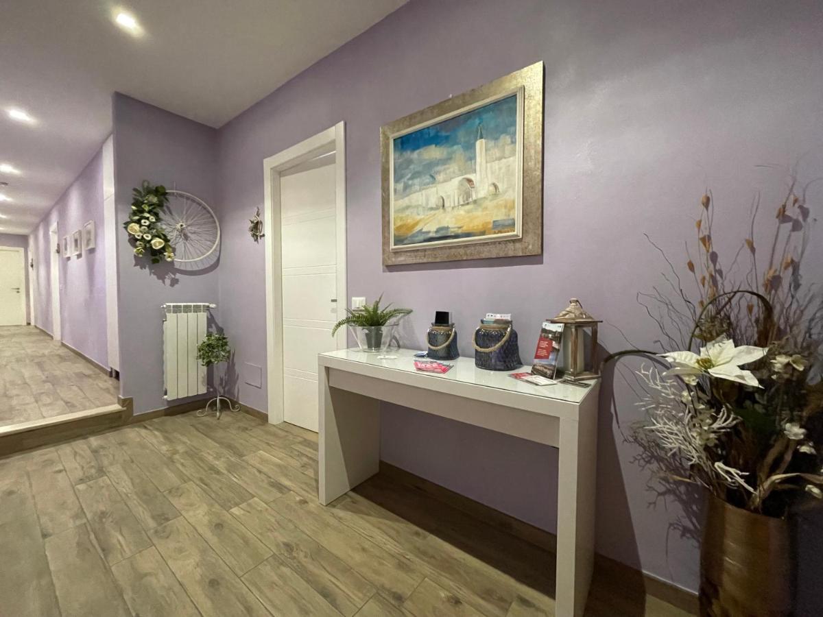 Porta alla Croce Guest House - Housity