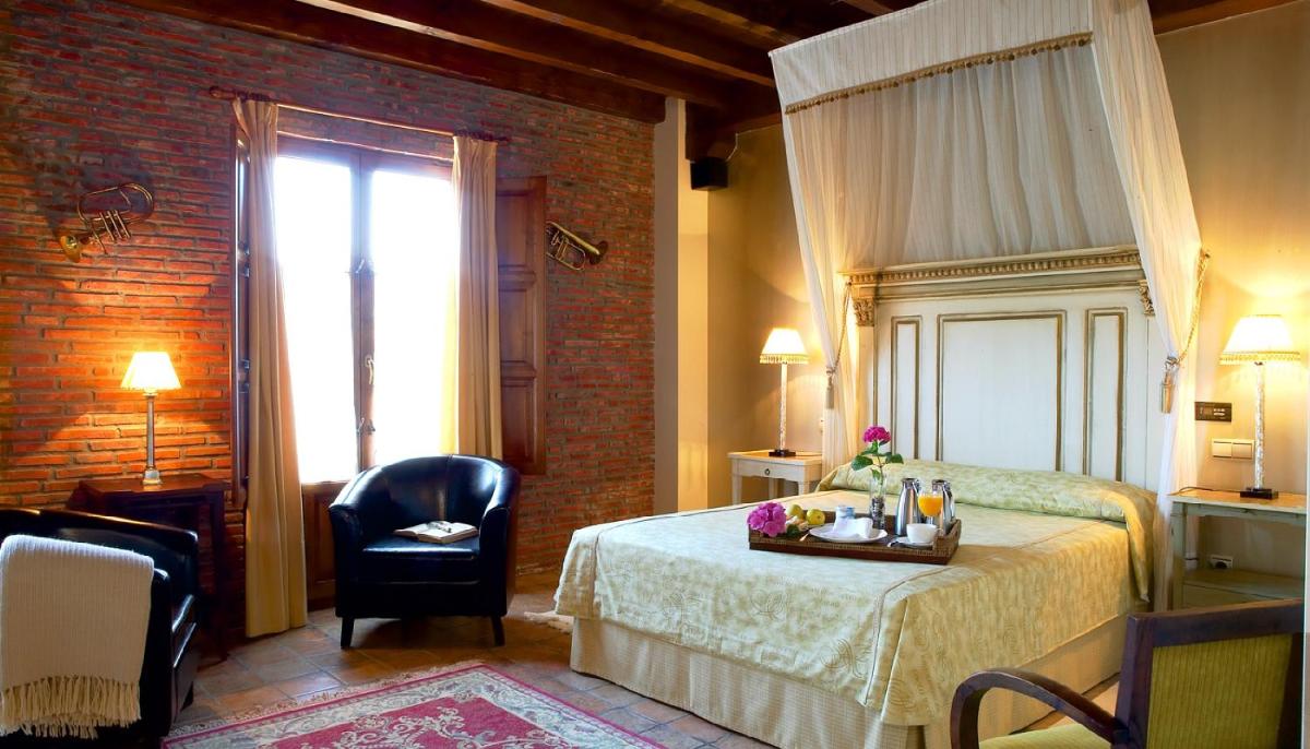 Hotel Posada La Robleda - Housity