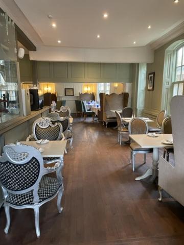 The Spread Eagle Hotel - Housity