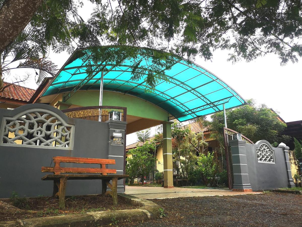 ALIKHA Homestay Sura Dungun - Housity