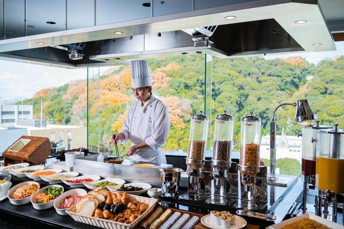 ANA Crowne Plaza Matsuyama, an IHG Hotel - Housity