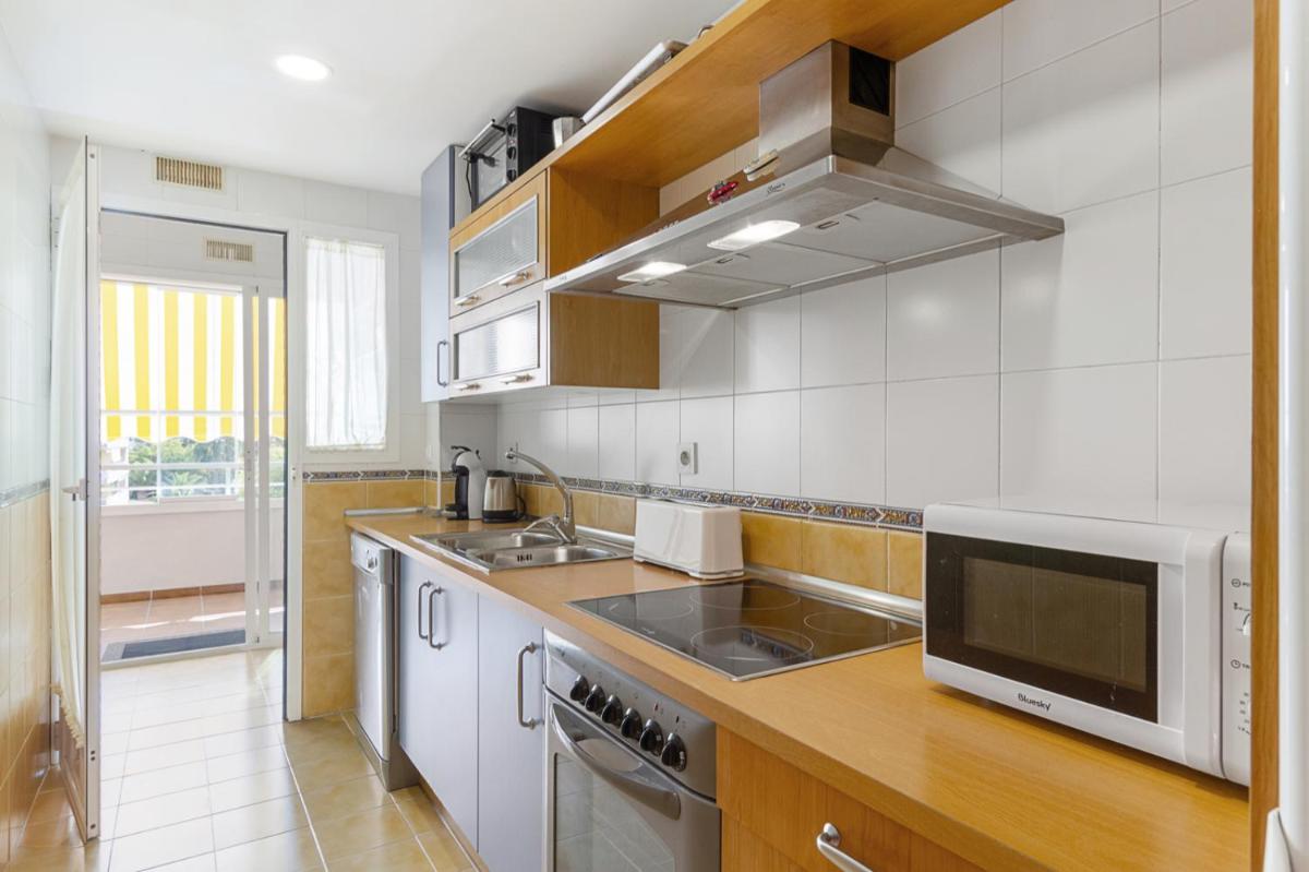 Benalmadena with seasonal pool & parking near the beach - Housity