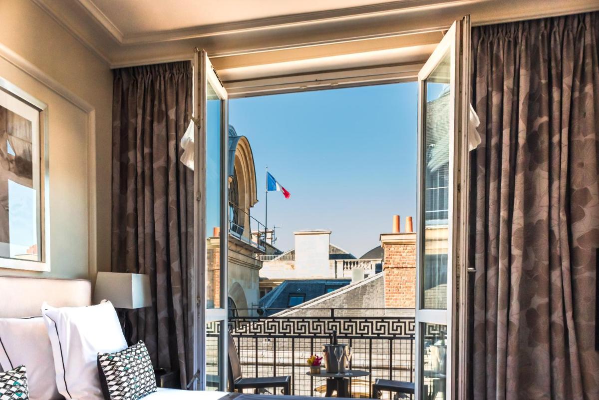 Balcon ou terrasse dans l'établissement Grand Hôtel Du Palais Royal