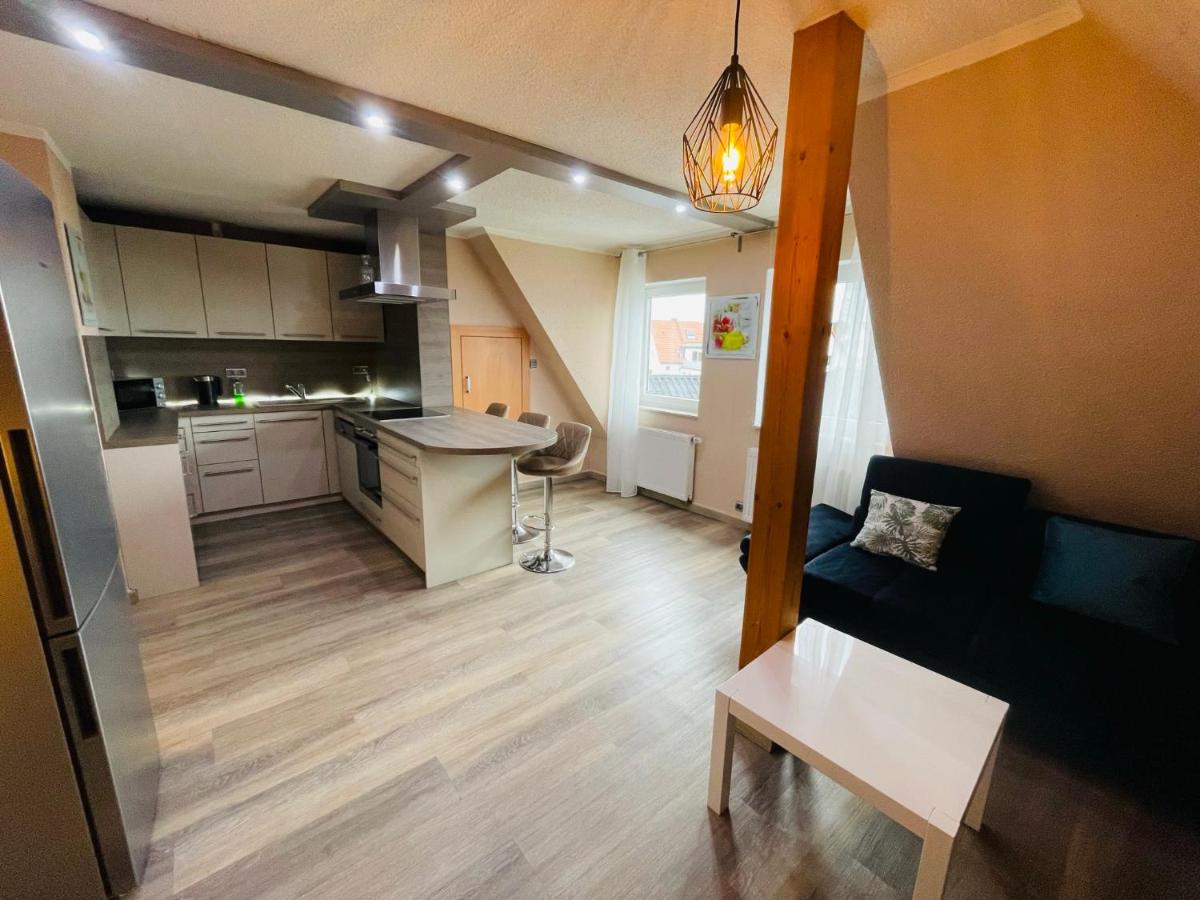 Suitetrails - EasyStay#3 Gemütliche Ferienwohnung in Kliniknähe mit Boxspringbett & Netflix