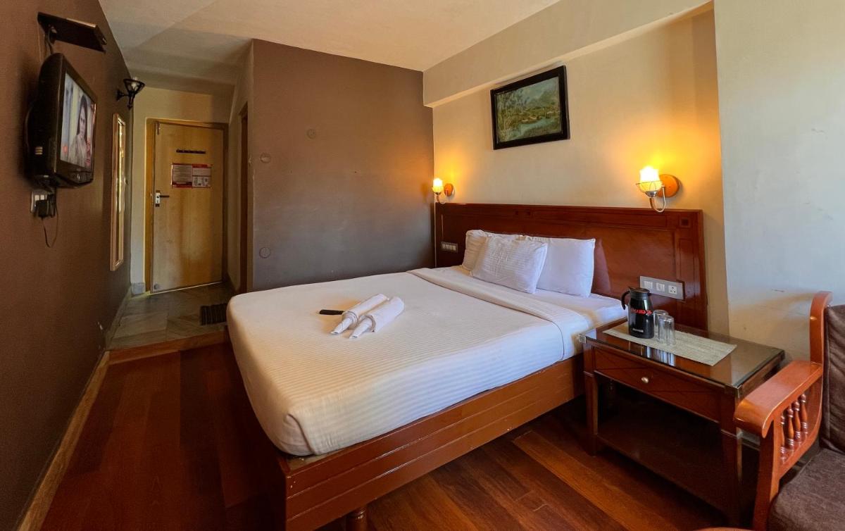Hotel Jc Grand - Housity