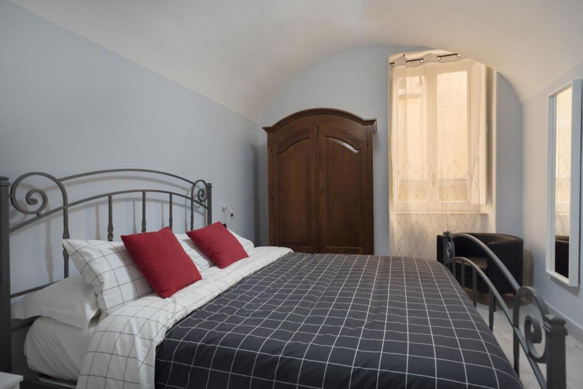 (Room in Naples) Residenza Beccadelli - Housity