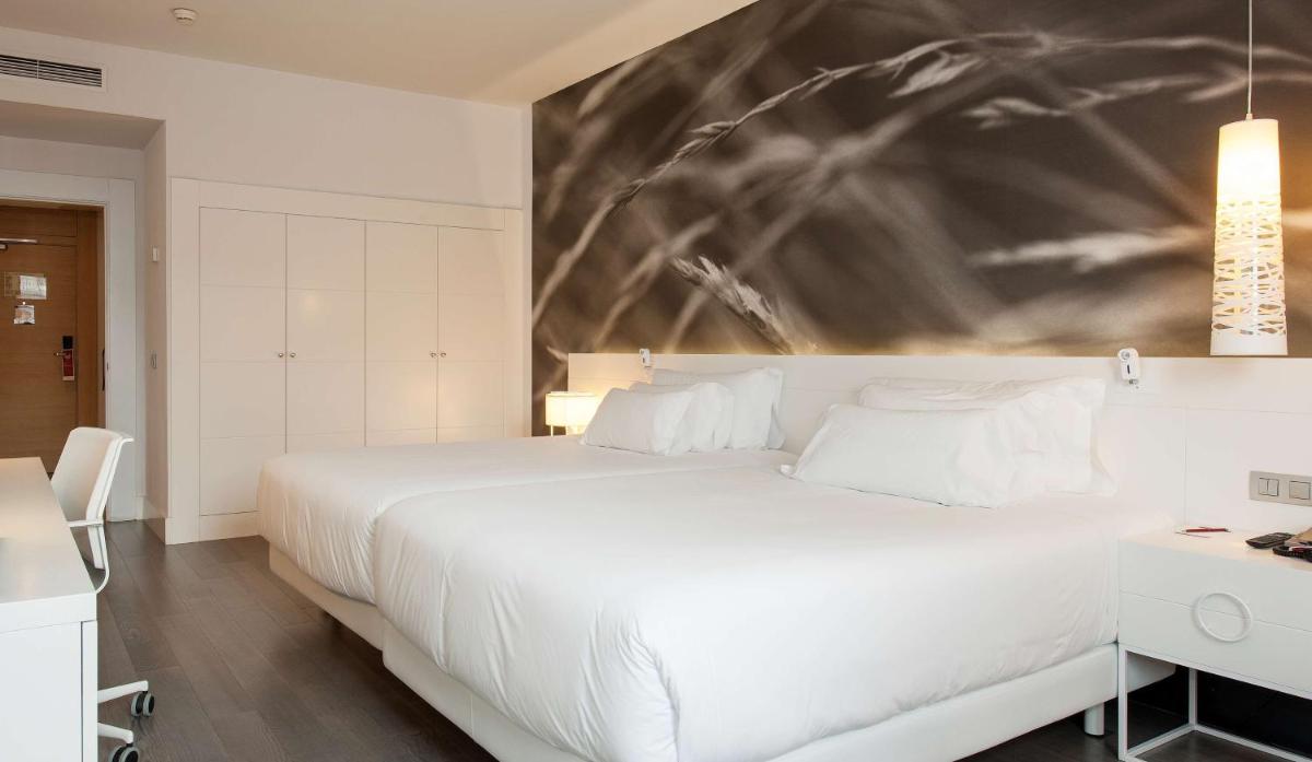 NH Collection Villa de Bilbao - Housity