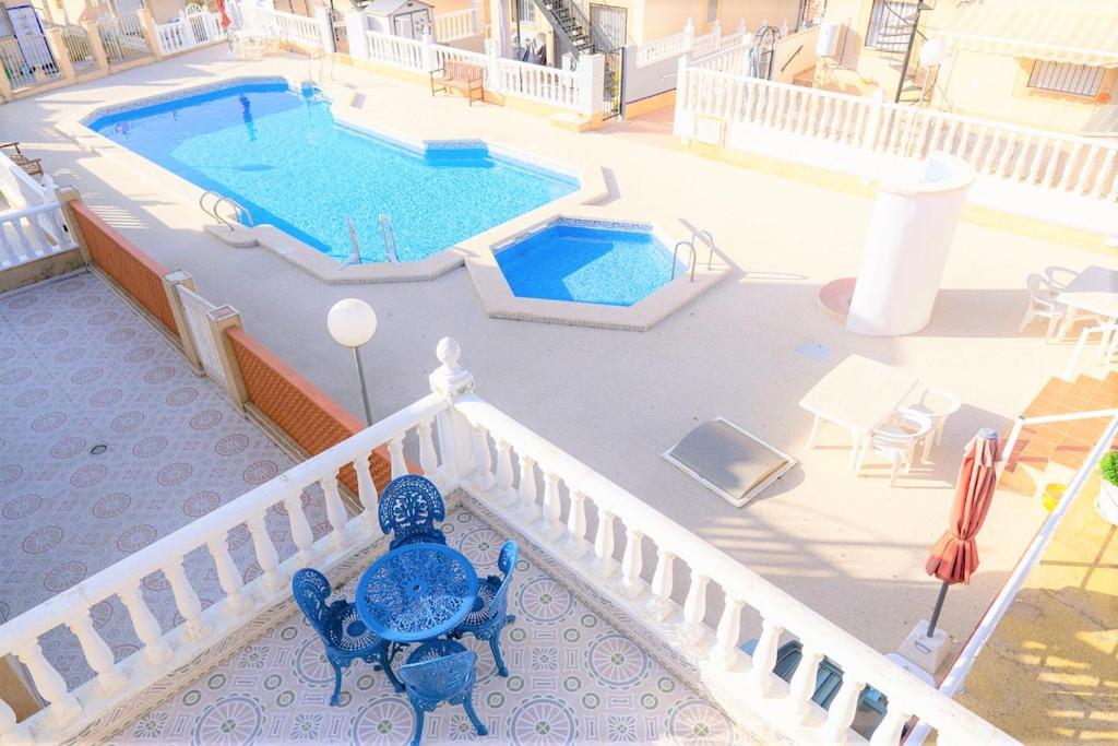 Spacious 2 Bed Detached Villa with communal pool - Housity