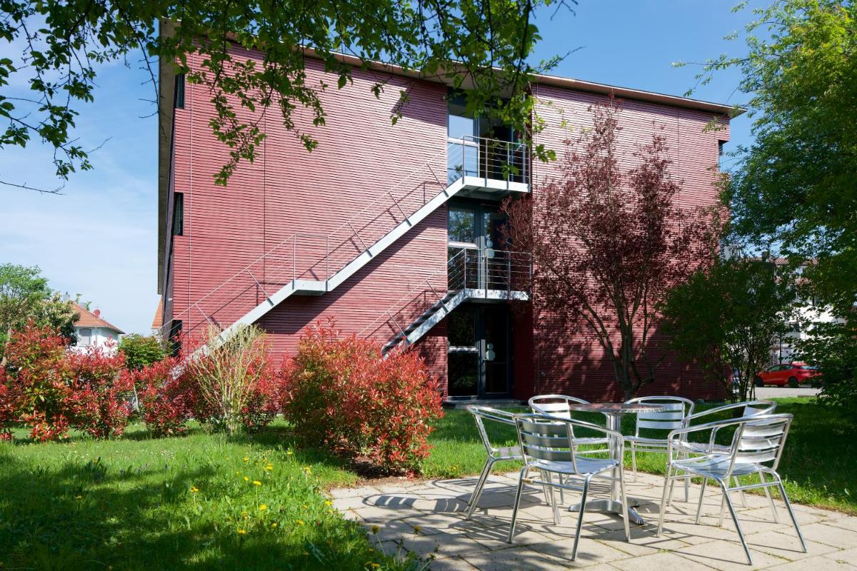 Bed & Breakfast Rotes Haus - Housity