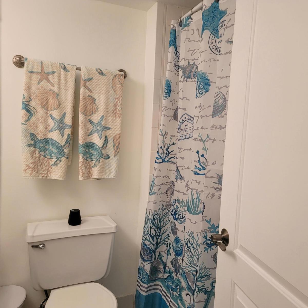Direct Oceanfront With Balcony - Housity
