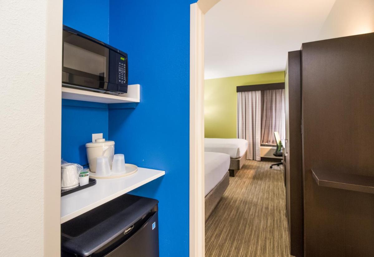 Clarion Pointe New Bern - Housity
