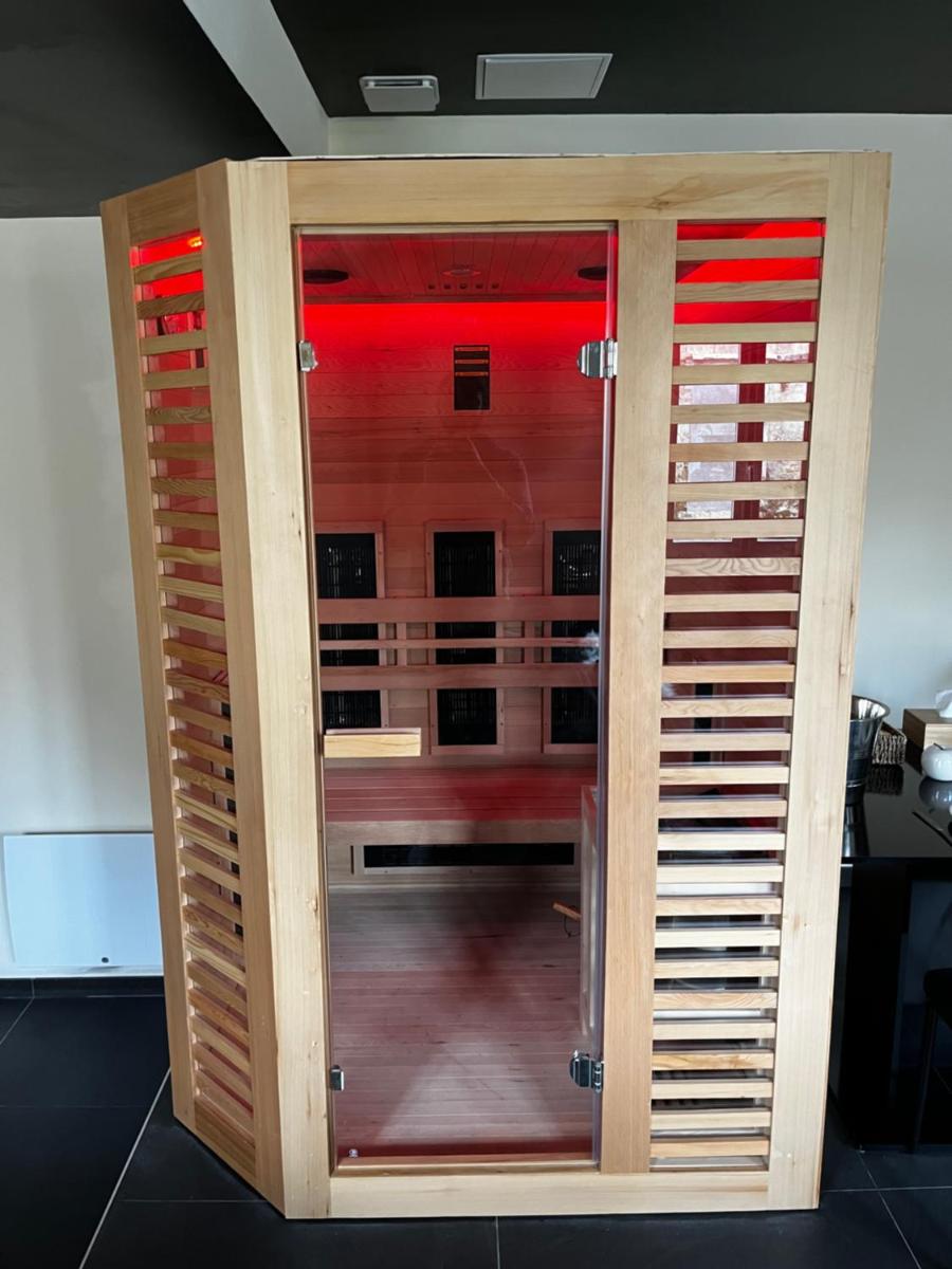 Magnifique Duplex avec Jaccuzi, Sauna et Cinema Room Privatif - Housity