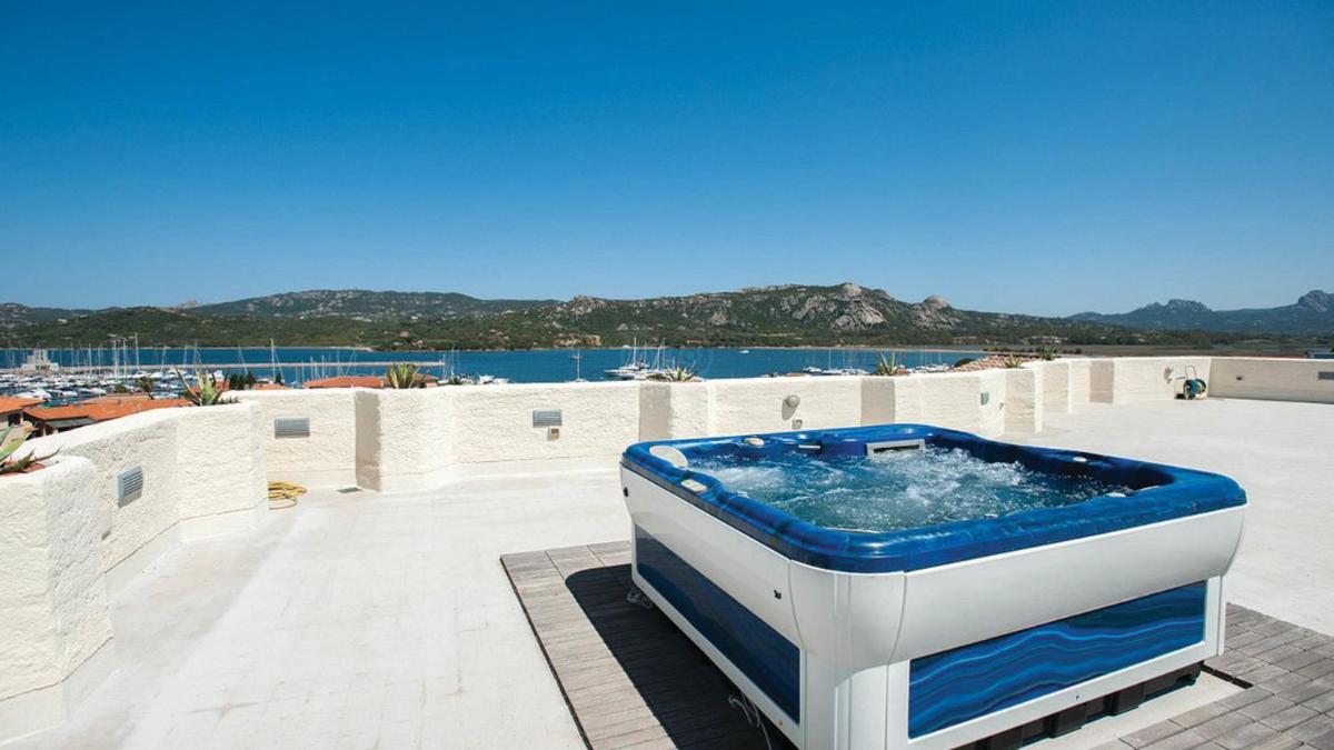 AHR Baja Hotel & Spa Cannigione - Housity