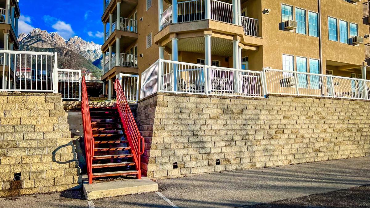 Mountain View Suites by StayIn - Housity