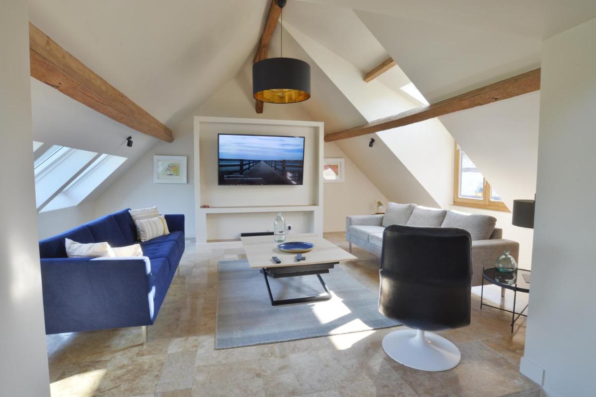 LUXURY Bergerie Corsica, PARIS Orly et disney - Housity