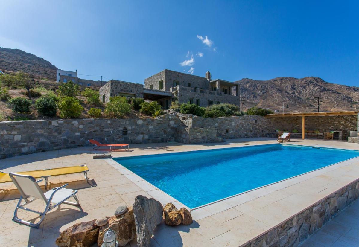 Suitetrails - Spacious 6 bdrm Stone Villa with Pool