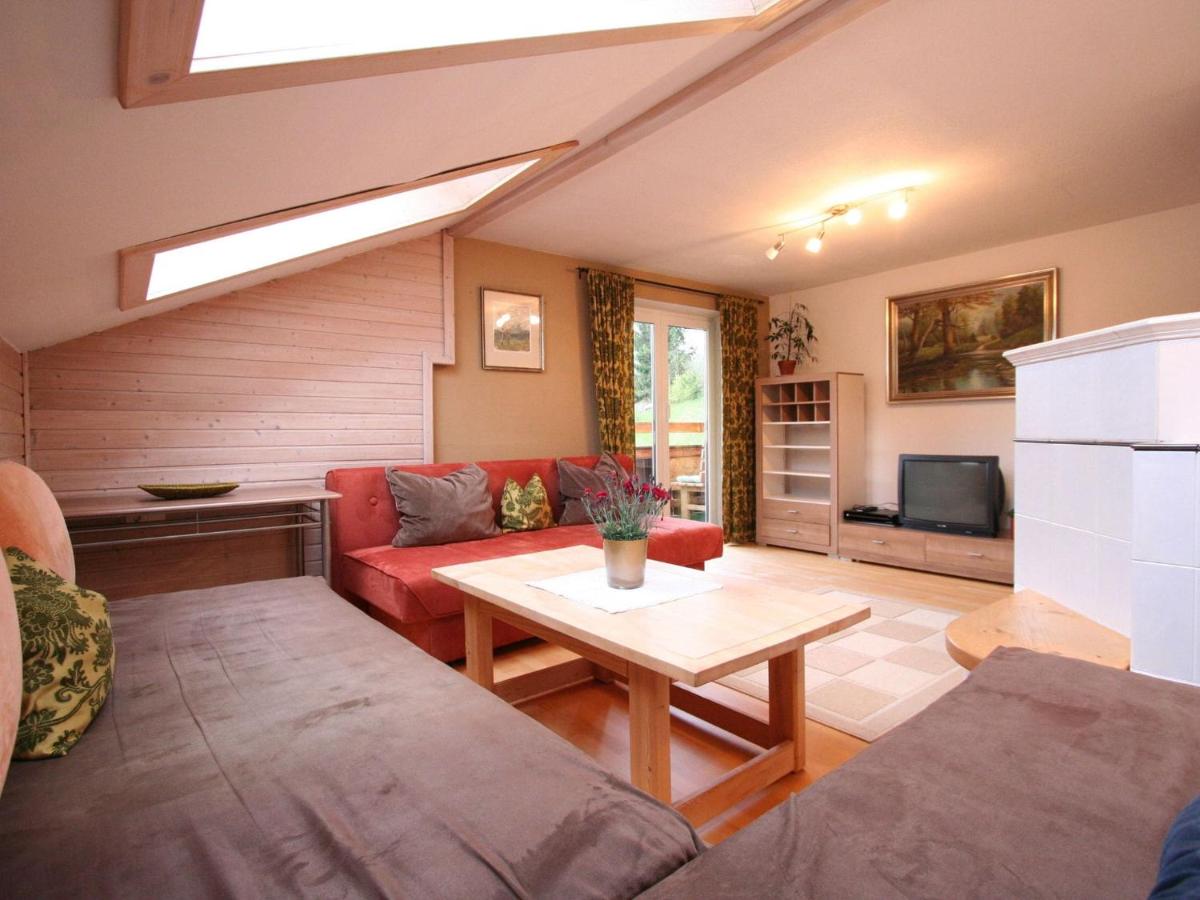 Huge Holiday Home in Hopfgarten im Brixental near Ski Lift - Housity