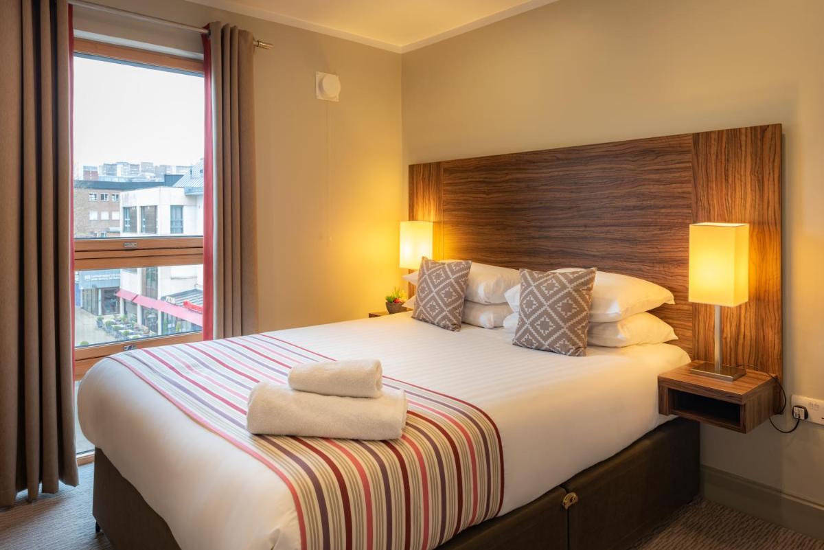 PREMIER SUITES Bristol Cabot - Housity