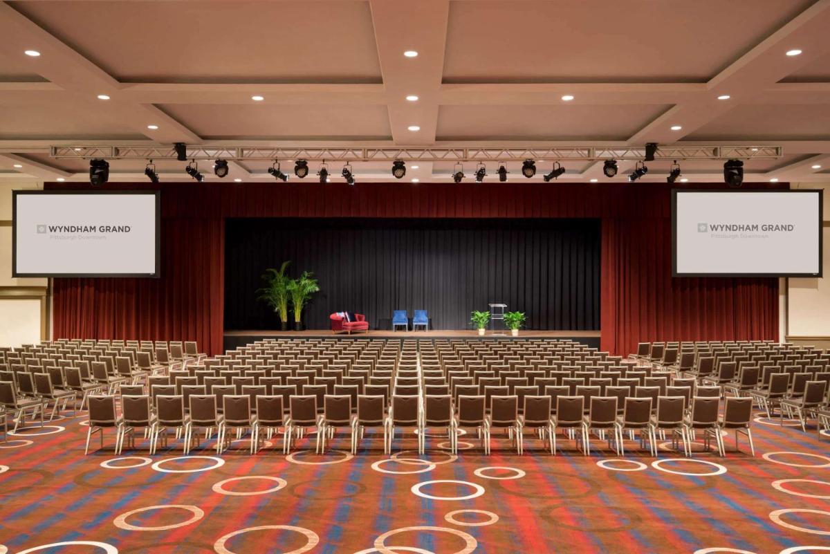 Wyndham Grand Pittsburgh - Housity