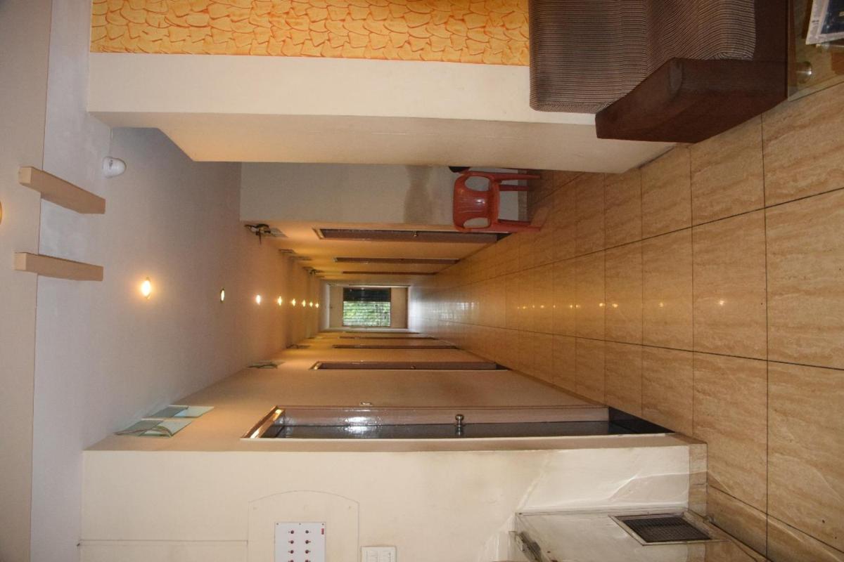 Hotel Uma Executive Lodging - Housity