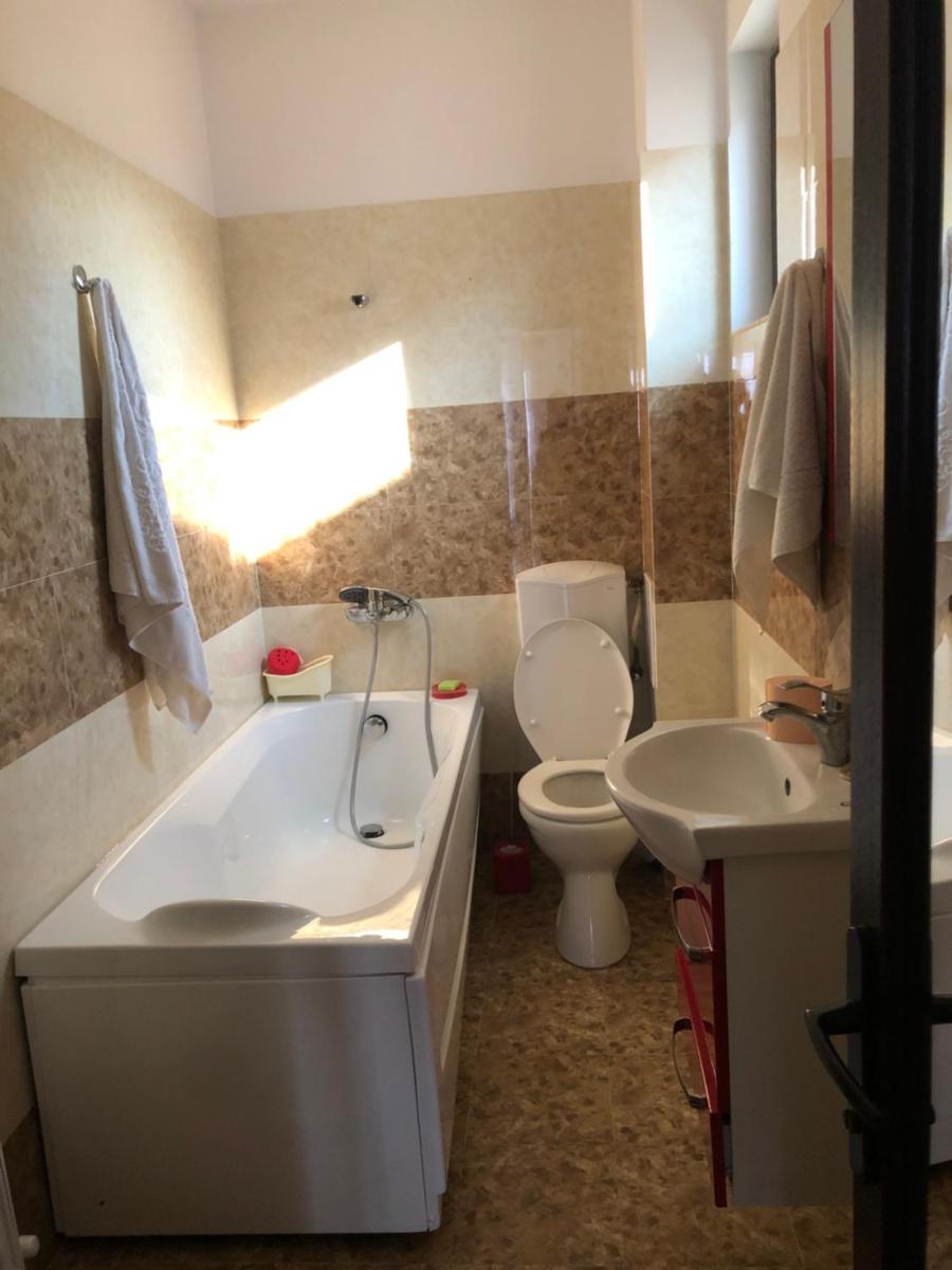 Adelina - Housity