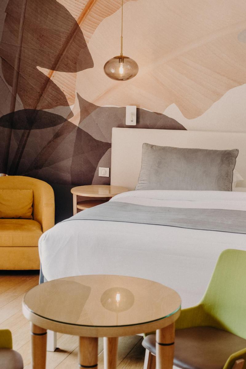 Un ou plusieurs lits dans un hébergement de l'établissement Les Frères Ibarboure - Hôtel 4 étoiles, Spa extérieur sensoriel et Restaurant étoilé à Bidart