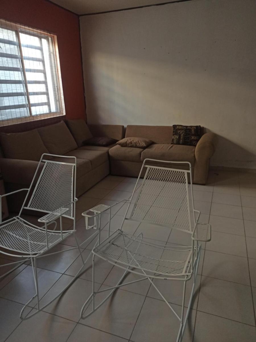 HOSPEDAJE A 10 MIN. DEL AEROPUERTO INTERNACIONAL DE MONTERREY - Housity