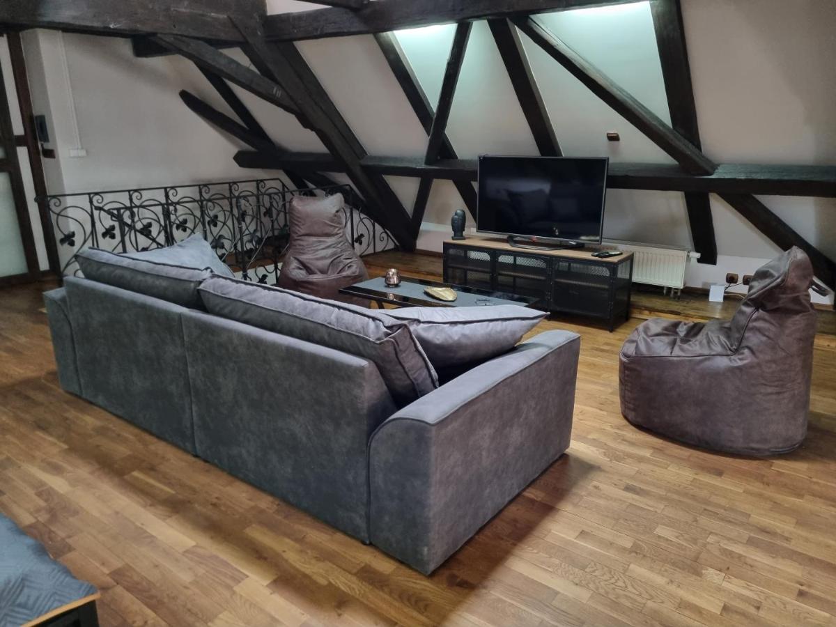 Galerie Vila Lucia 5 -Loft apartmán - Housity