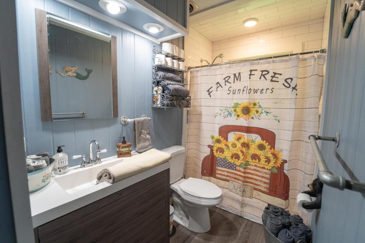 Roscoe Cabin Pet friendly - Housity