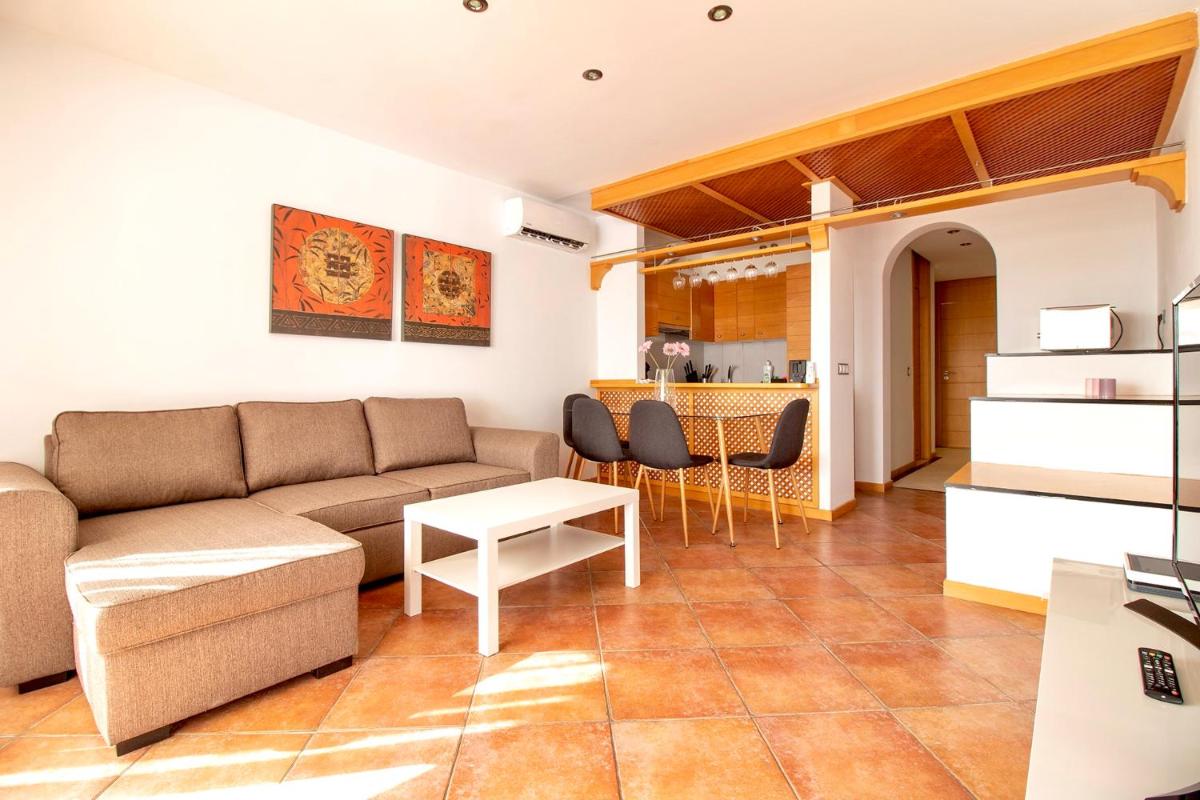 Espacios Blanco Adeje Paradise - Housity