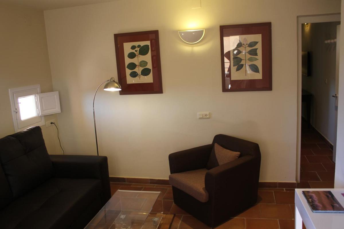 Zona de estar de Hotel Leonor de Aquitania