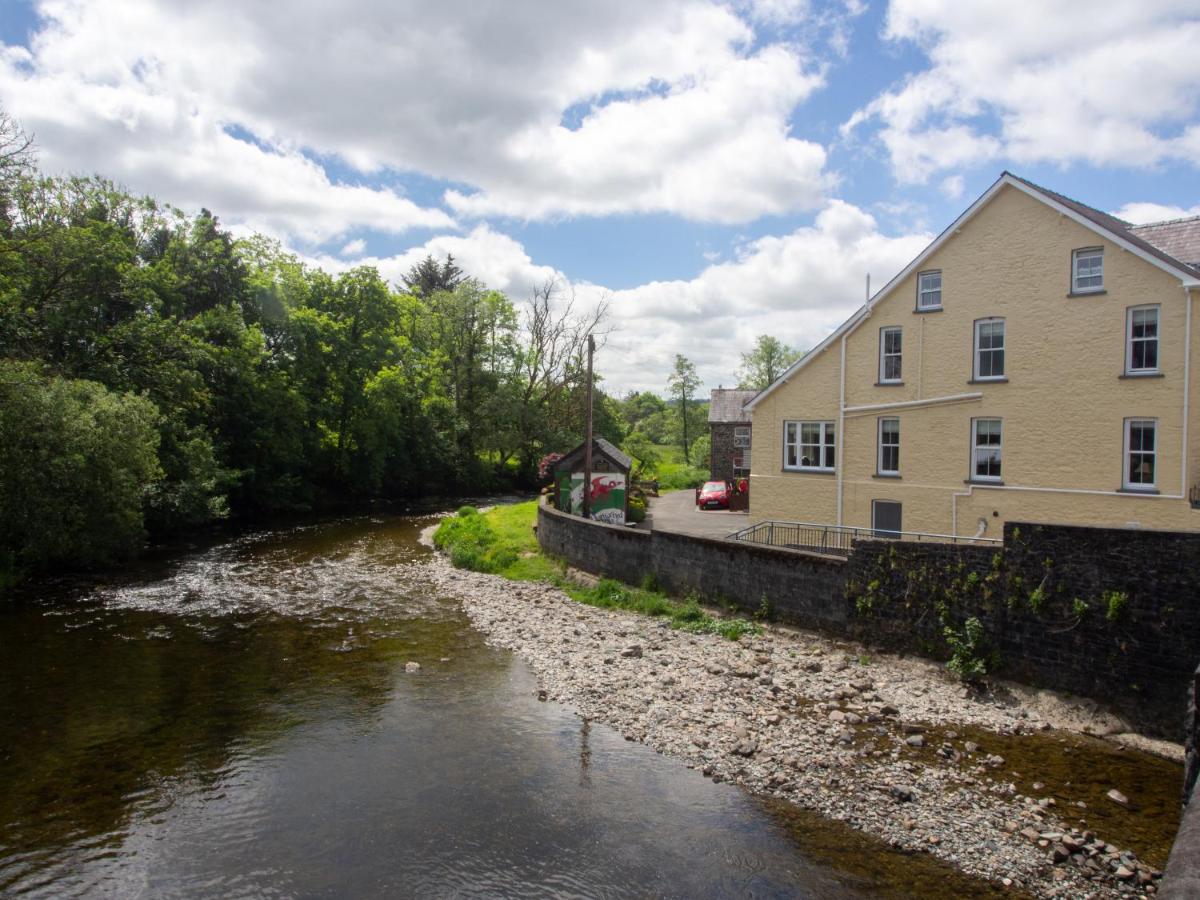 Riverbank Bed and Breakfast - Housity