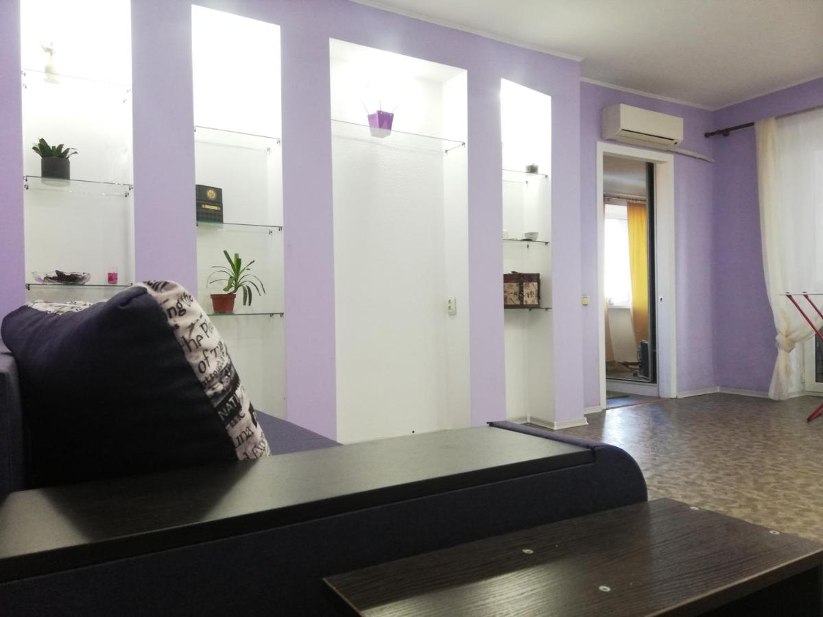 Suitetrails - Apartments on Shmidta Street ( Ozerka)