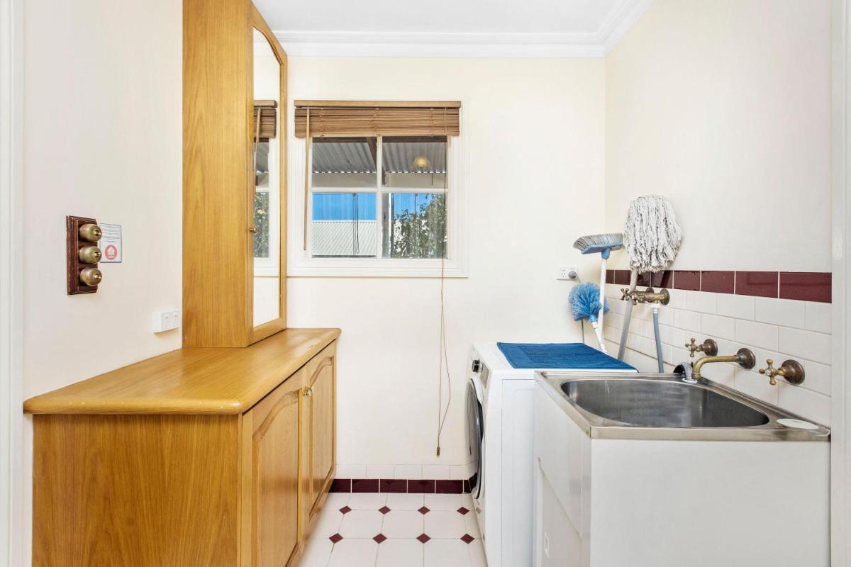 Heritage Character and Charm Huge Family Bayswater Home - Housity