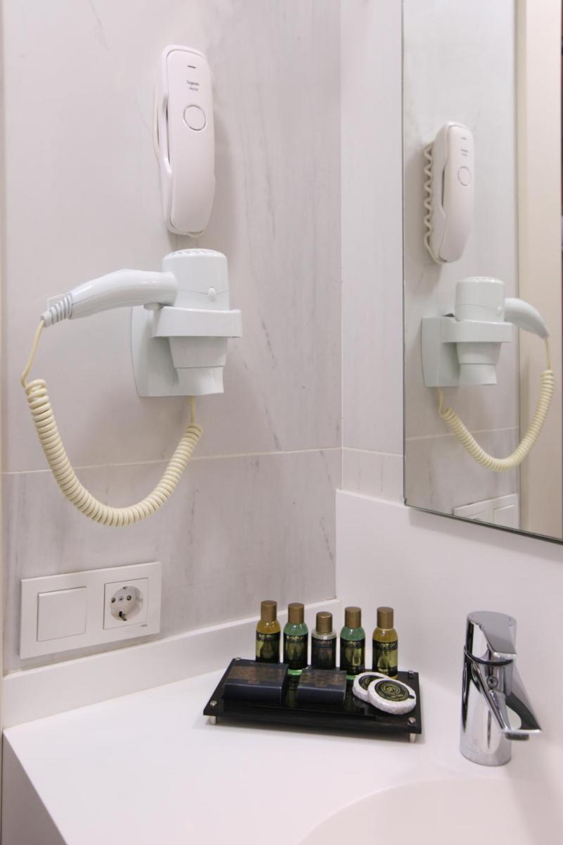 Suadhan Hotel - Housity