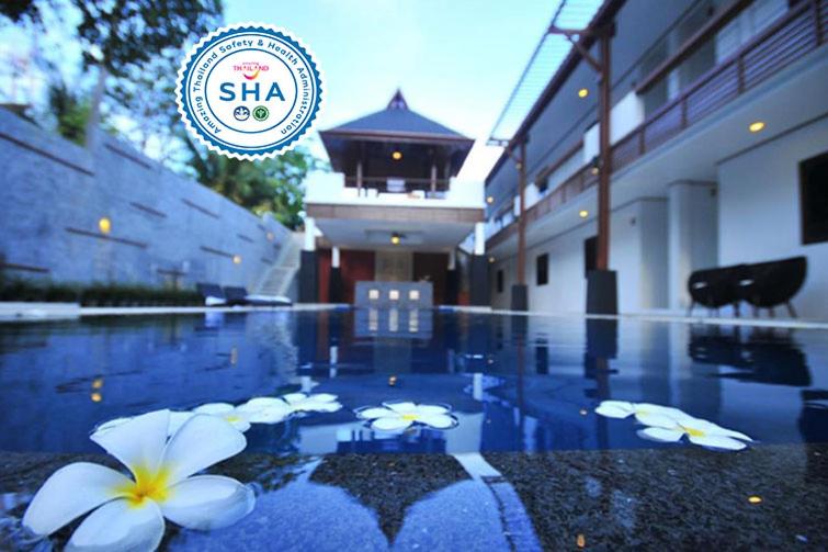 Surintra Boutique Resort - Housity