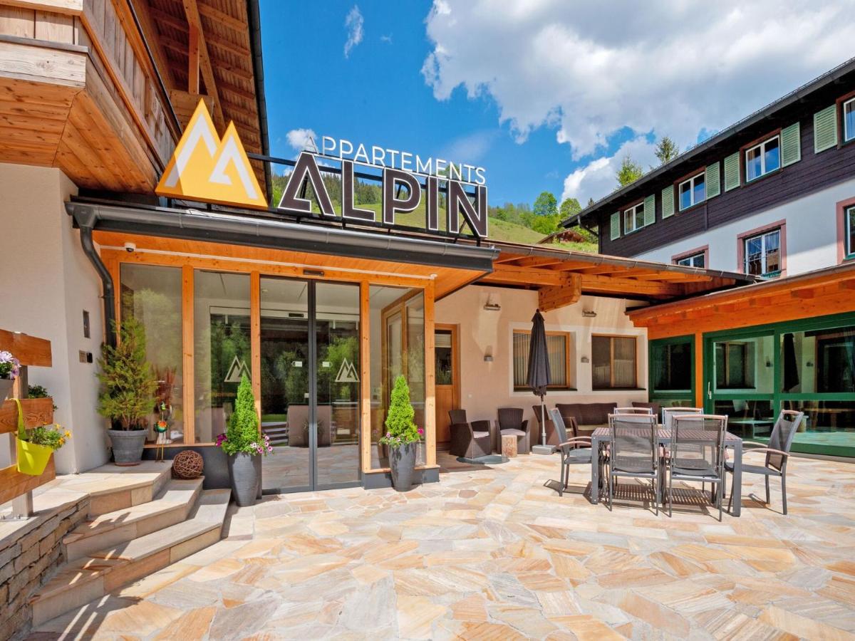 Suitetrails - Gorgeous Apartment in Saalbach with Sauna near Ski Slopes